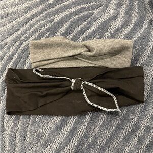 Lot of 2 headbands